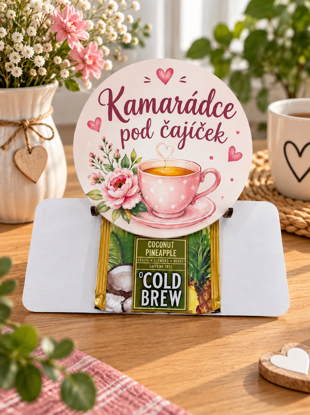 Kamarádce pod čajíček – dřevěný podtácek 10 cm
